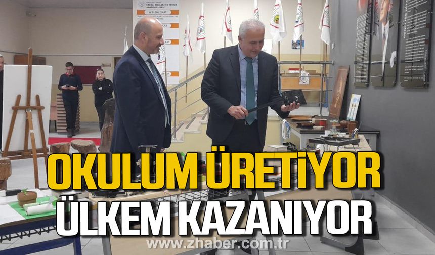 Harun Akgül “Okulum Üretiyor, Ülkem Kazanıyor” sergisini ziyaret etti!