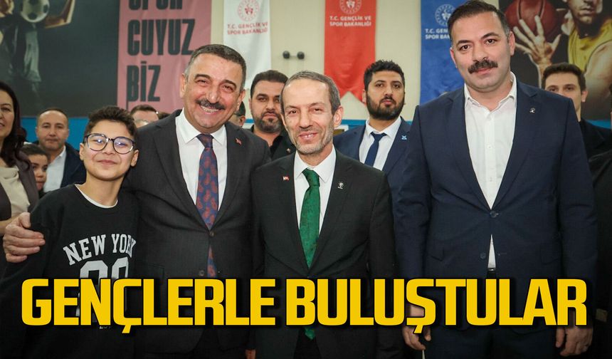 Abdurrahman Akyüz, Osman Hacıbektaşoğlu ve gençlerle iftar açtı