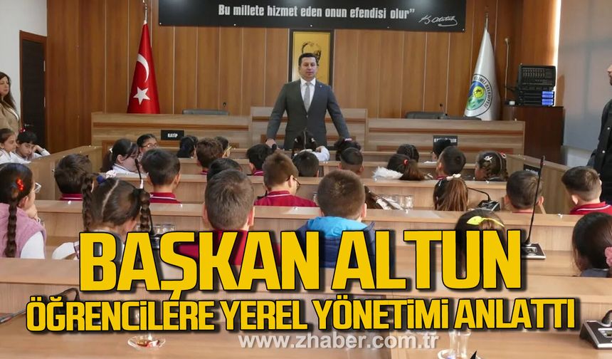 Kamil Altun öğrencilere yerel yönetimlerin işleyişini anlattı.
