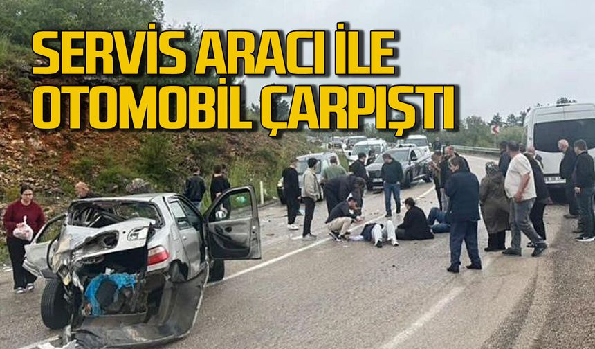 Servis otobüsü ile otomobil çarpıştı: Çok sayıda yaralı var
