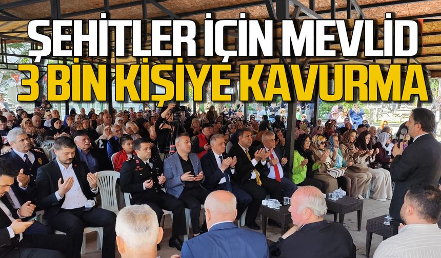 Şehit mezarlığında mevlid okutuldu 3 bin kişiye kavurma dağıtıldı