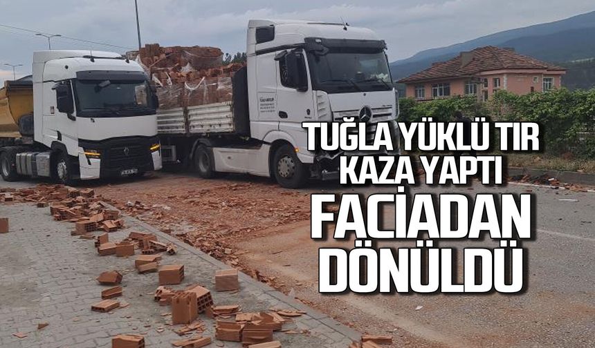 Tuğla yüklü TIR kaza yaptı faciadan dönüldü.