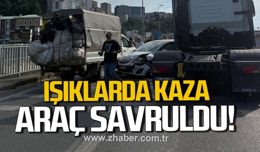 Kozlu ışıklarda kaza. Araç savruldu