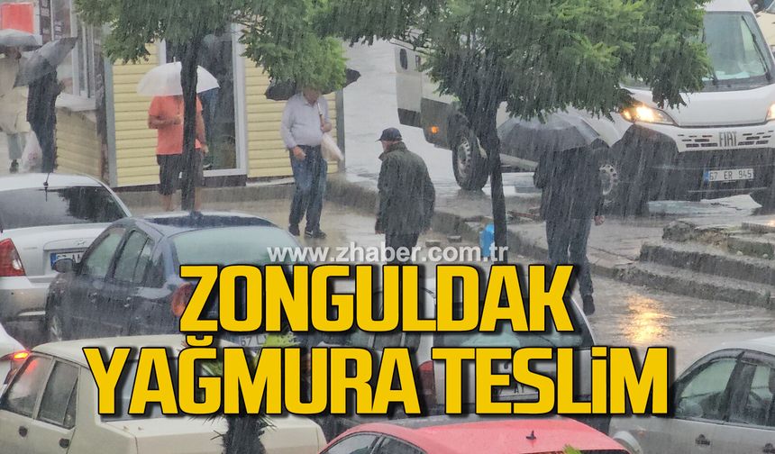 Zonguldak’ta sağanak etkili oldu, vatandaşlar saçak altlarına sığındı
