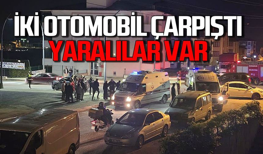 Kavşakta iki otomobil çarpıştı: Yaralılar var