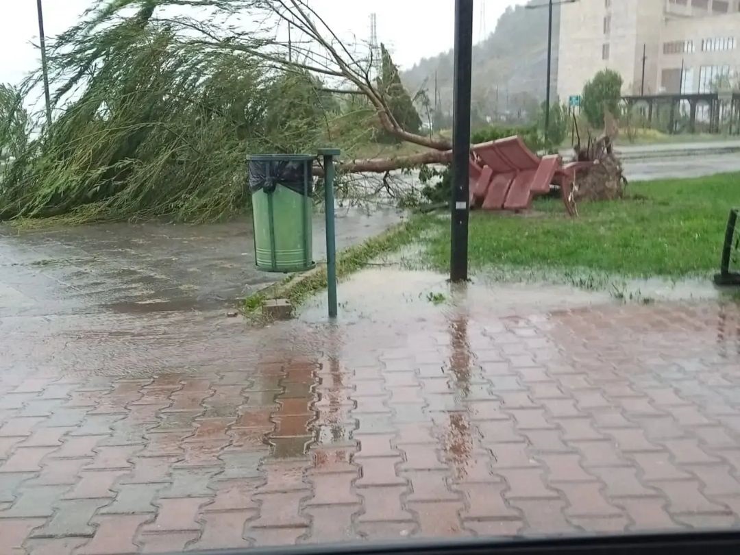Bülent Ecevit Üniversitesi Şiddetli Fırtına ve Yağıştan Etkilendi 3