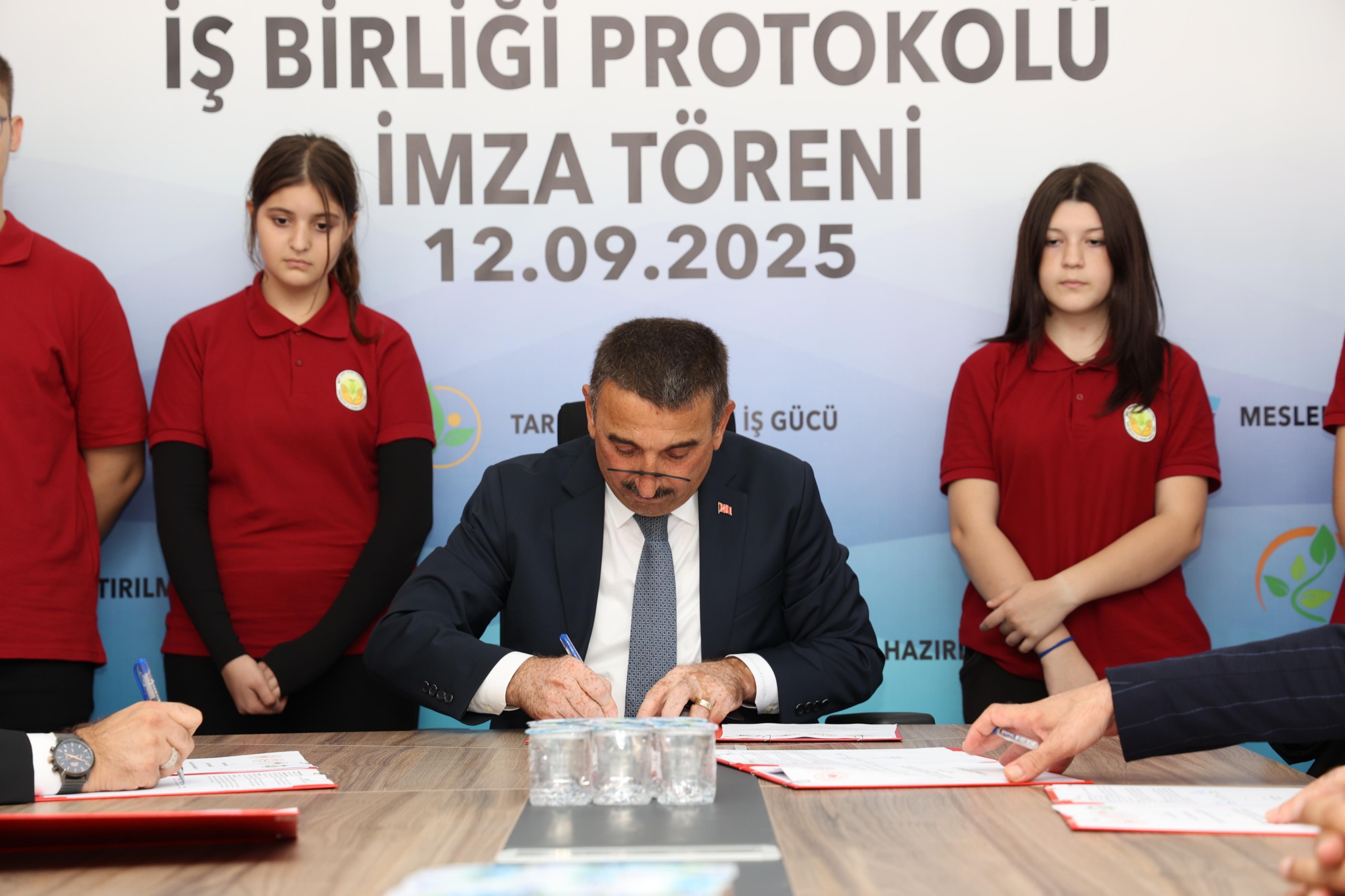 26719Dae 28E6 4E6E B40B Eb8Acaed721E