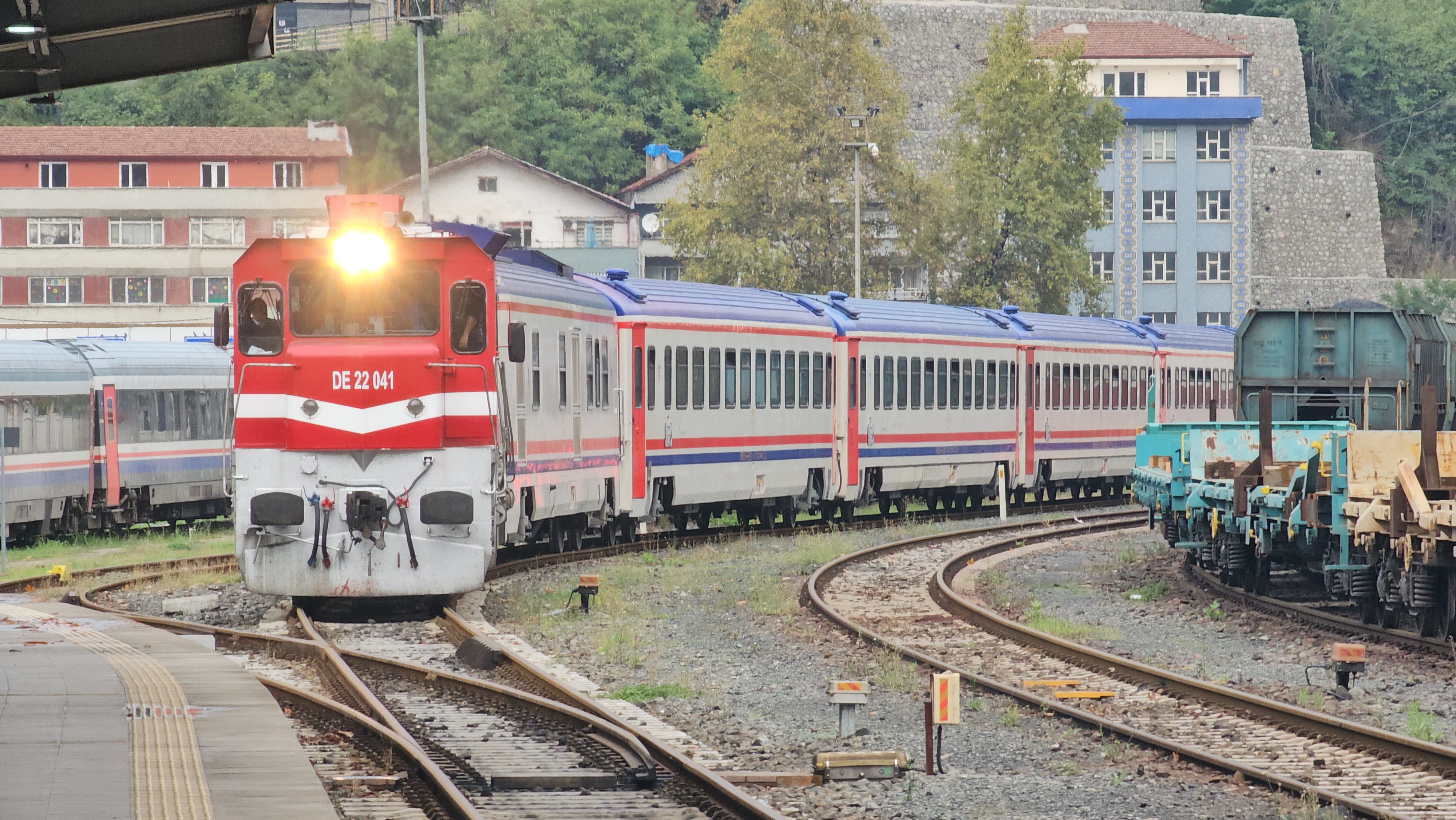 T U R I S T I K K A R A E L M A S E K S P R E S I 3 U N C U K E Z 958376 284609