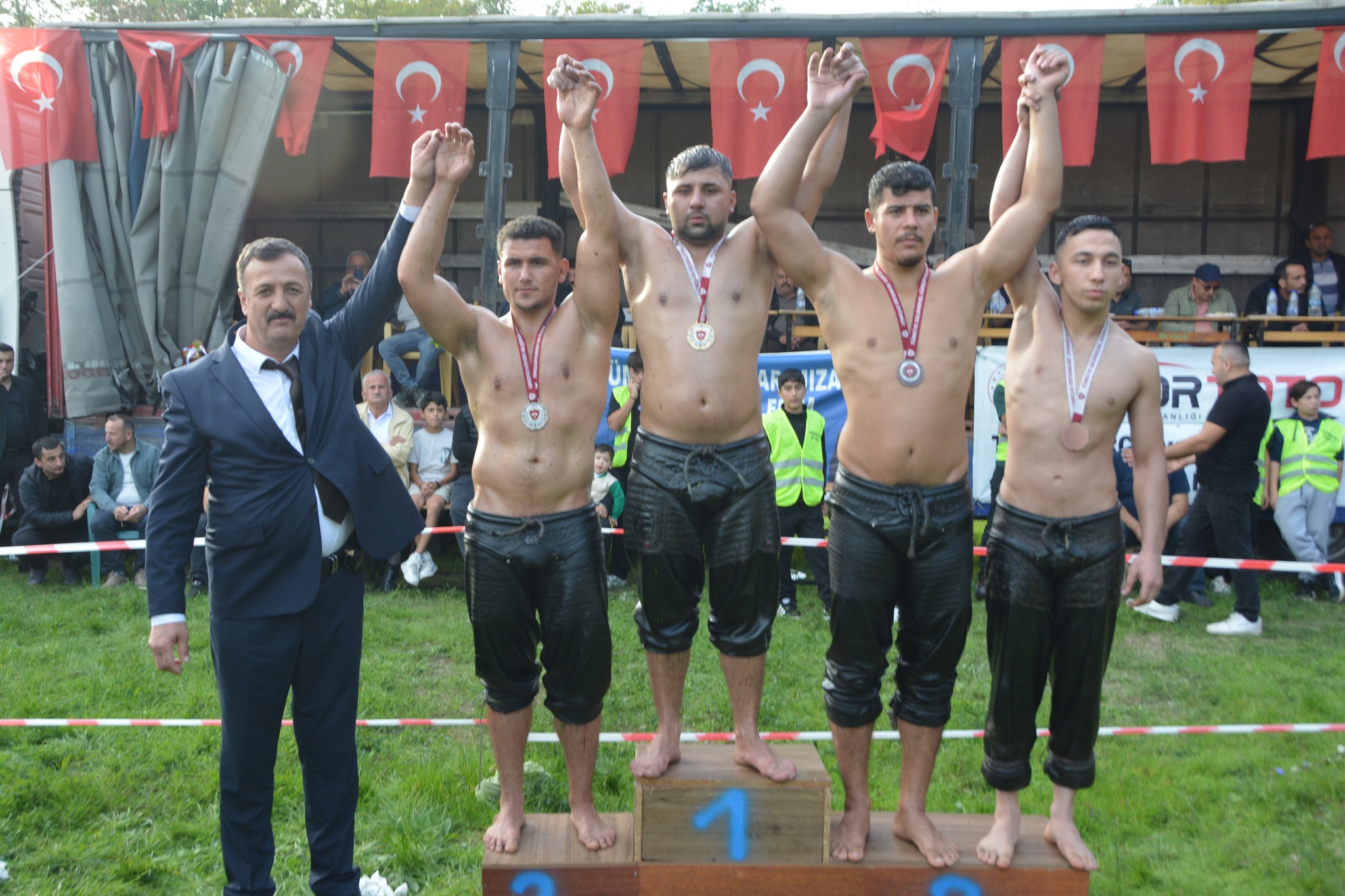 573055727 3033286560186053 1949266061624631875 N