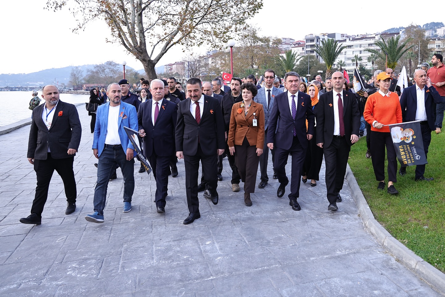 574549335 18393717520135601 8757141150953993375 N