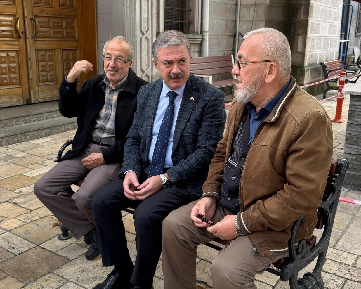 574607329 122143870670654591 1836928796978264907 N