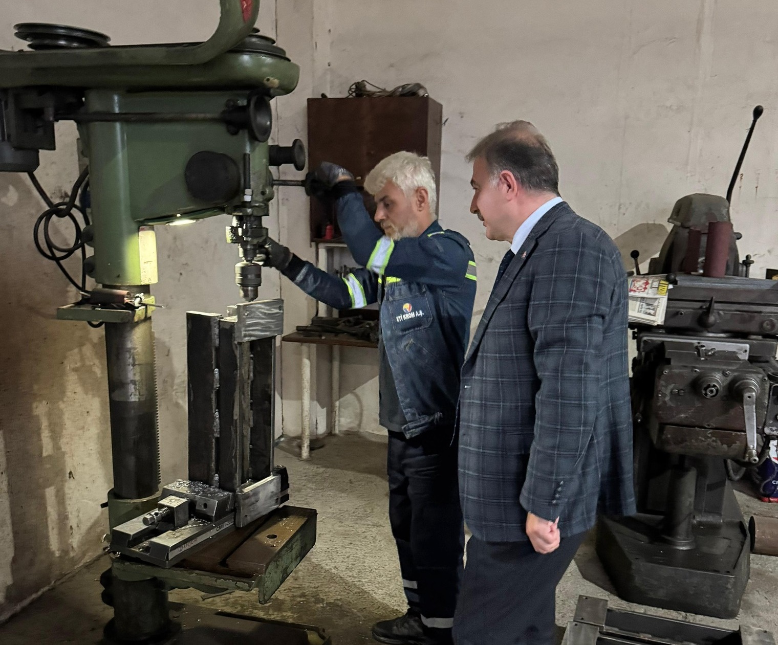 575958253 122143869578654591 1714357065086188934 N