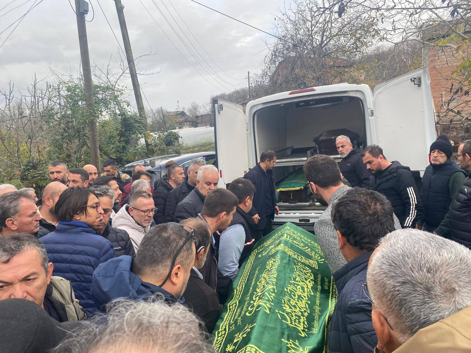 597896252 869774775804573 40459829725222334 N