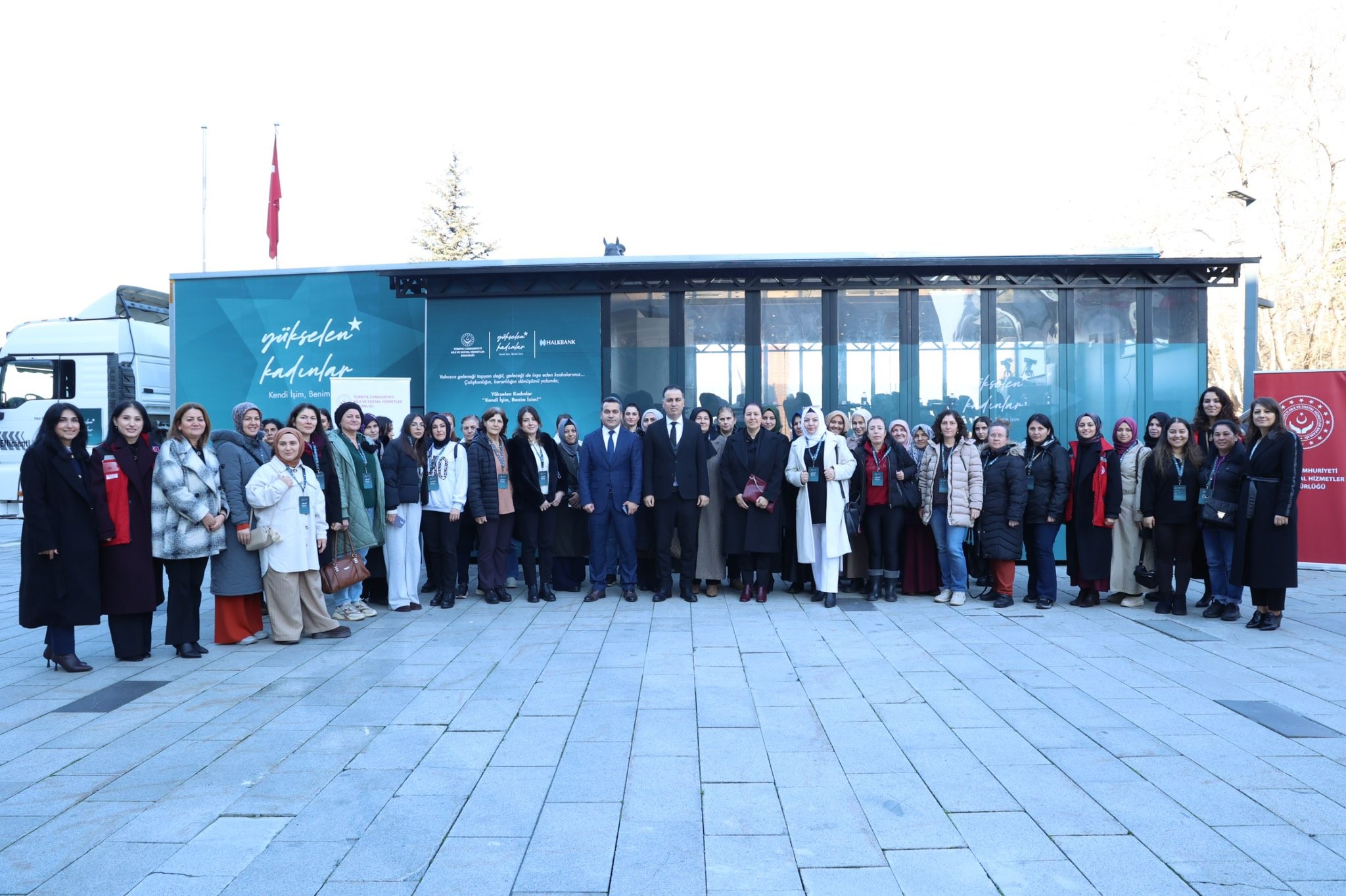 599929500 1278296007672403 2521958569048028796 N