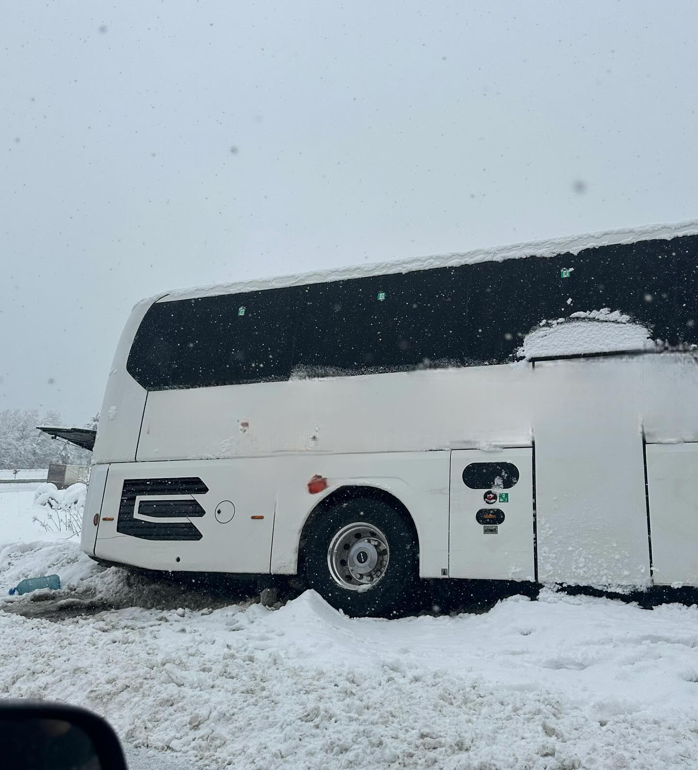 615969105 18027027104787721 3085826322749463681 N