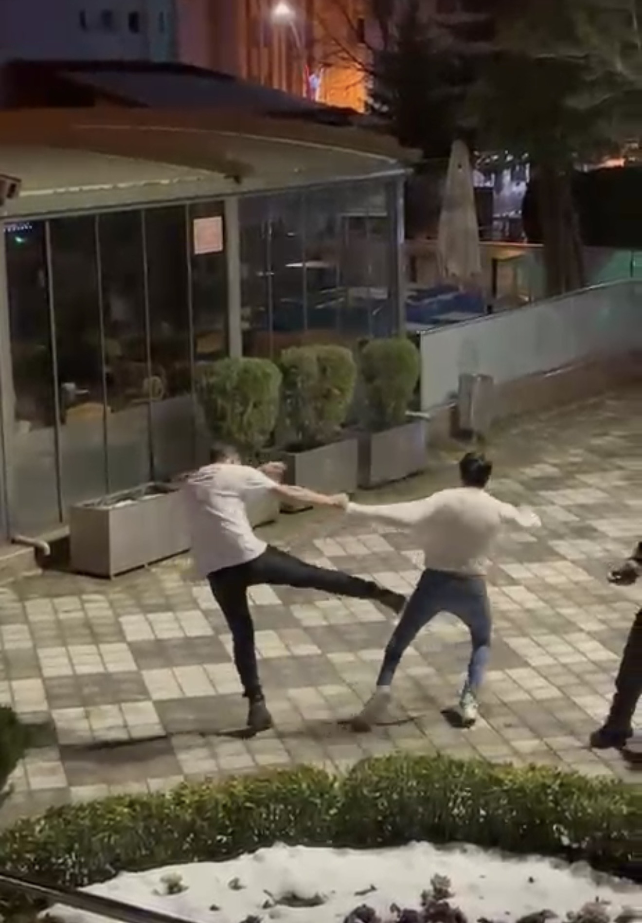 I K I G R U P A R A S I N D A K I K A V G A Y A B E K C I L E R H A V 1128303 334957