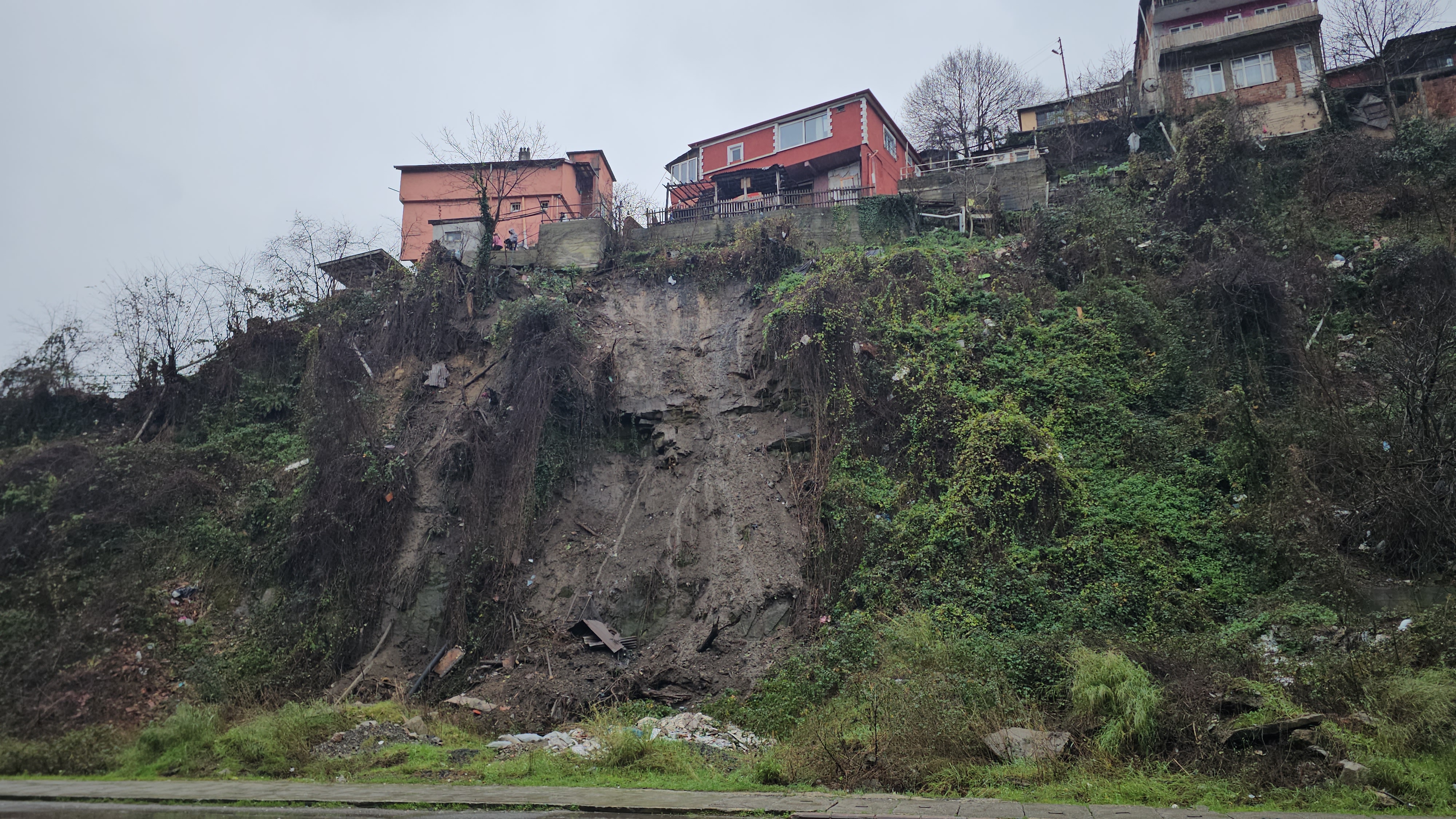 Z O N G U L D A K T A H E Y E L A N N E D E N I Y L E 2 E V B O S A 1111890 330026