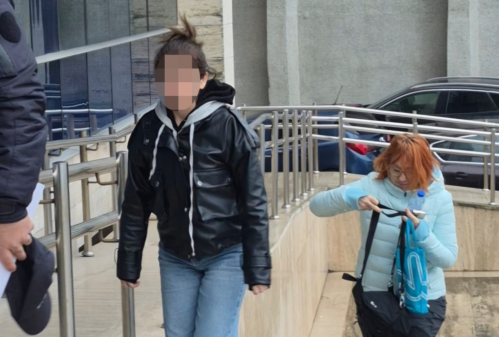 E L E G E C I R D I G I K R E D I K A R T I N D A N 135 B I N L I 1175073 349052