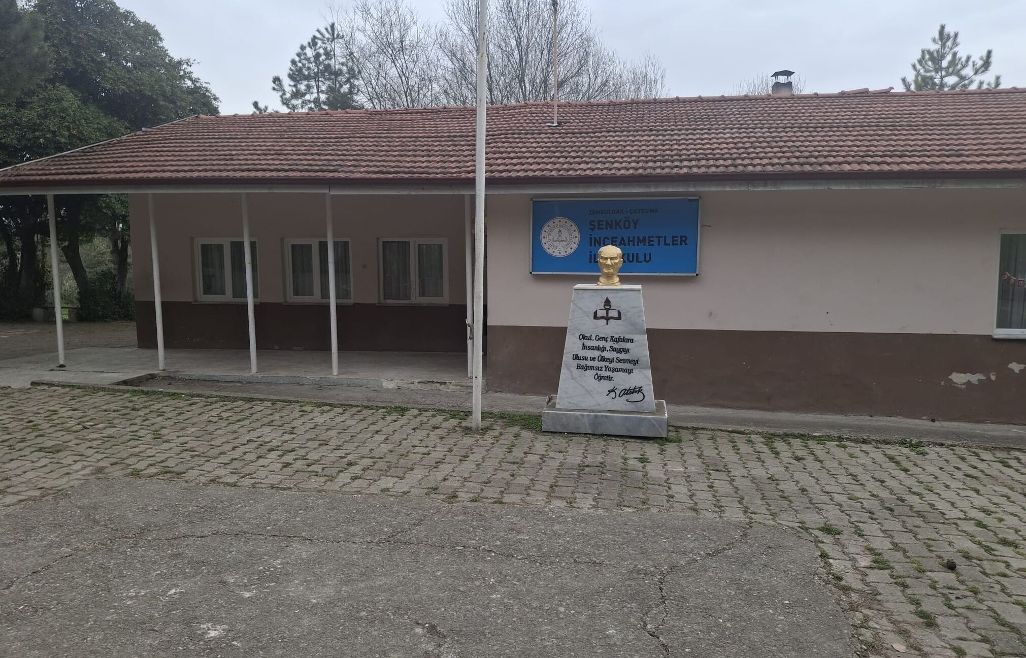 06Ef8A18 99B4 4A50 812D 4Cf04C13D3C4