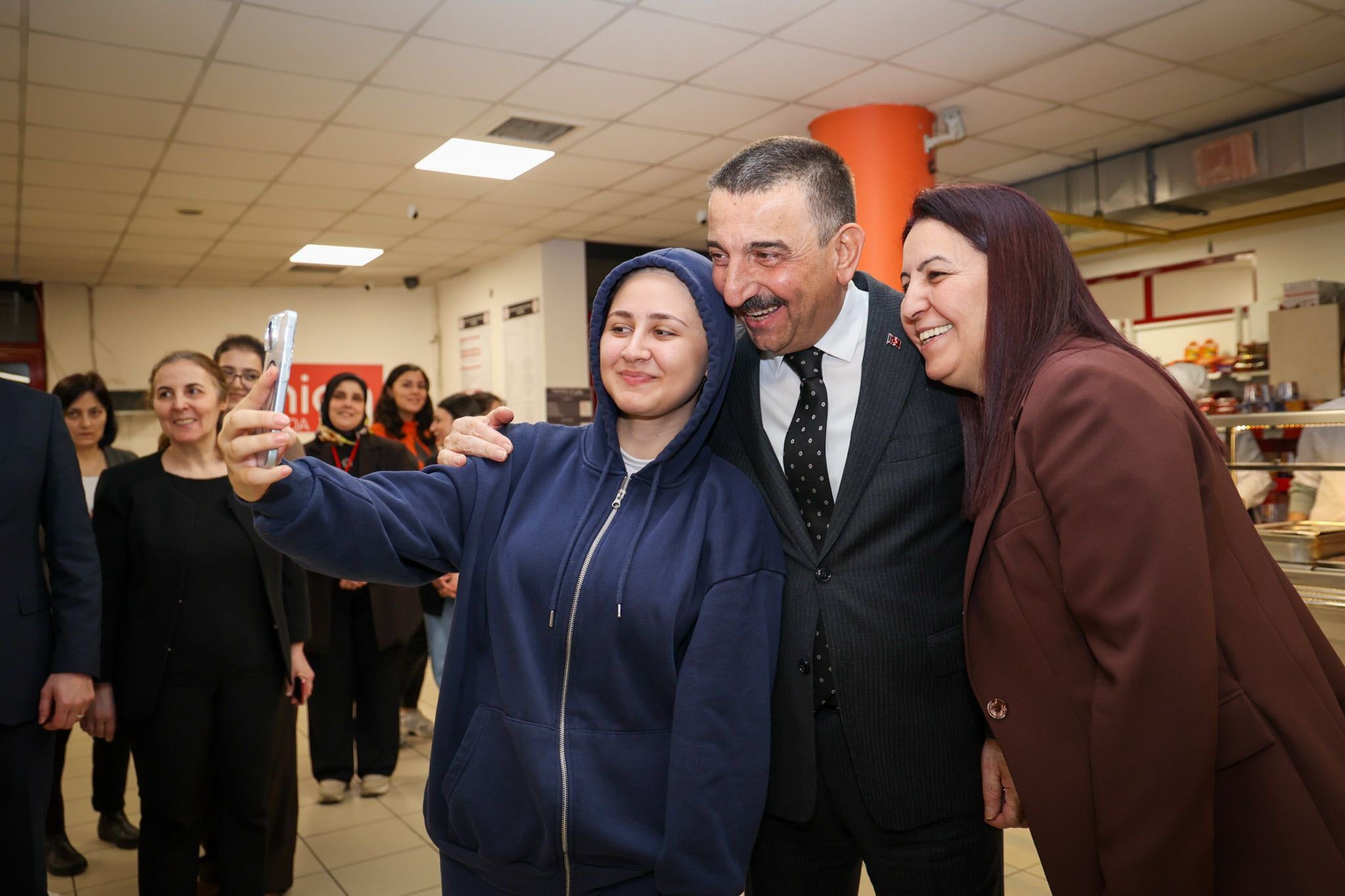 648790512 1346132280888775 4728441571309486443 N