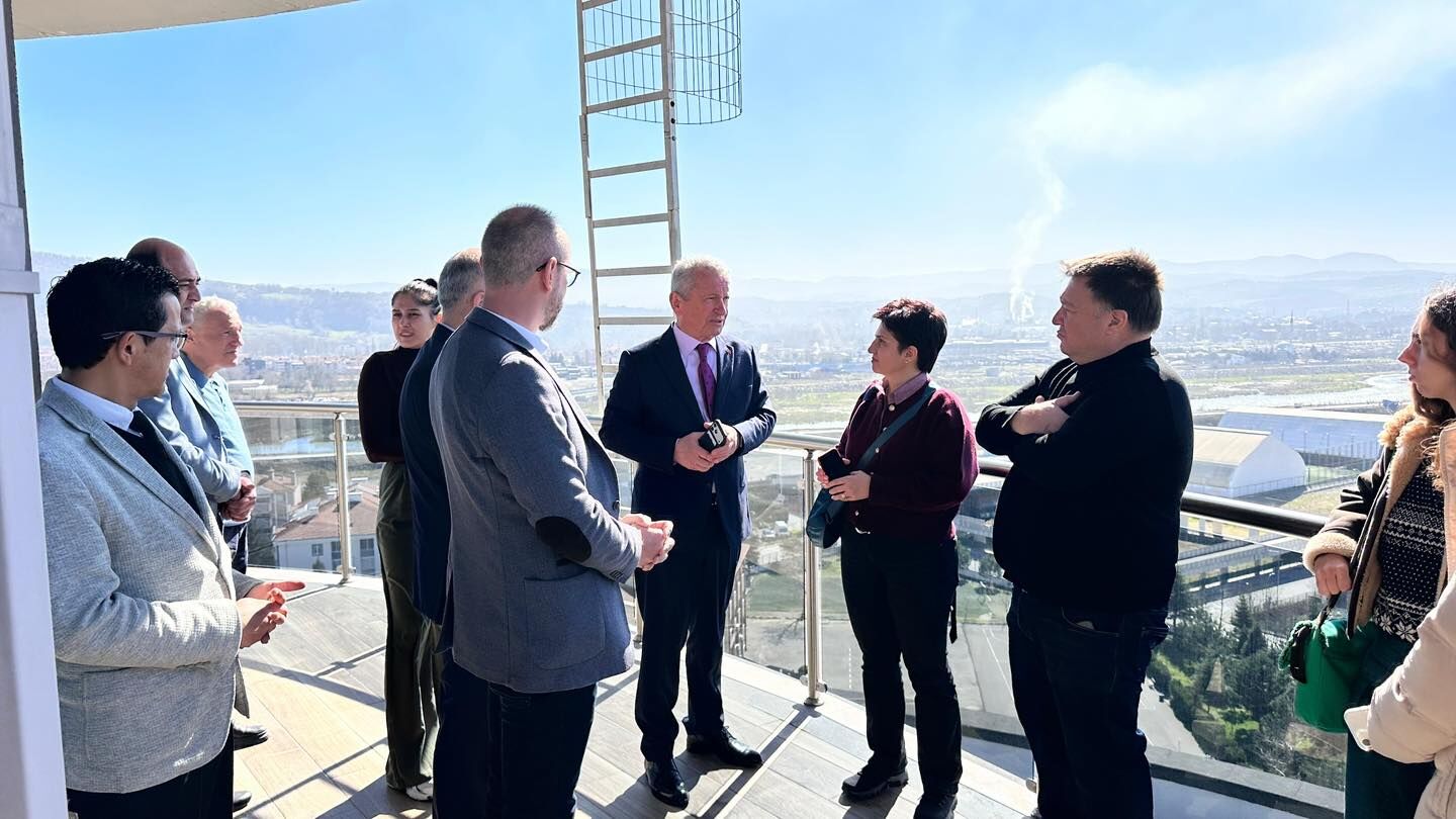 650390040 1424128003075650 5591125223846132453 N