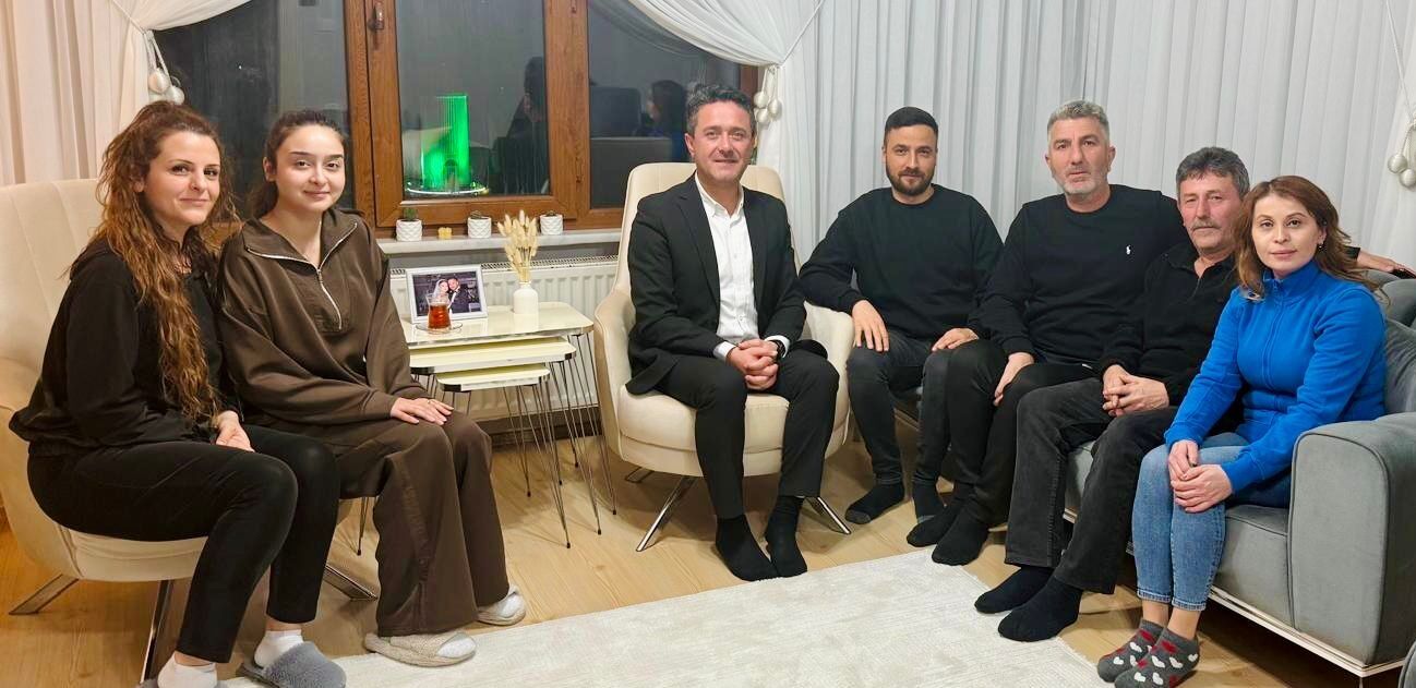 6D4D7C4E Daff 4B52 B7Df Efc5D27E7563