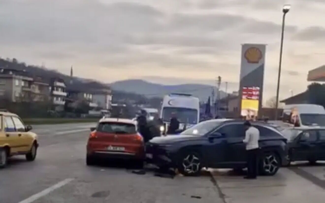 B A R T I N D A 3 A R A C I N K A R I S T I G I K A Z A K A M E R A 1227062 364932