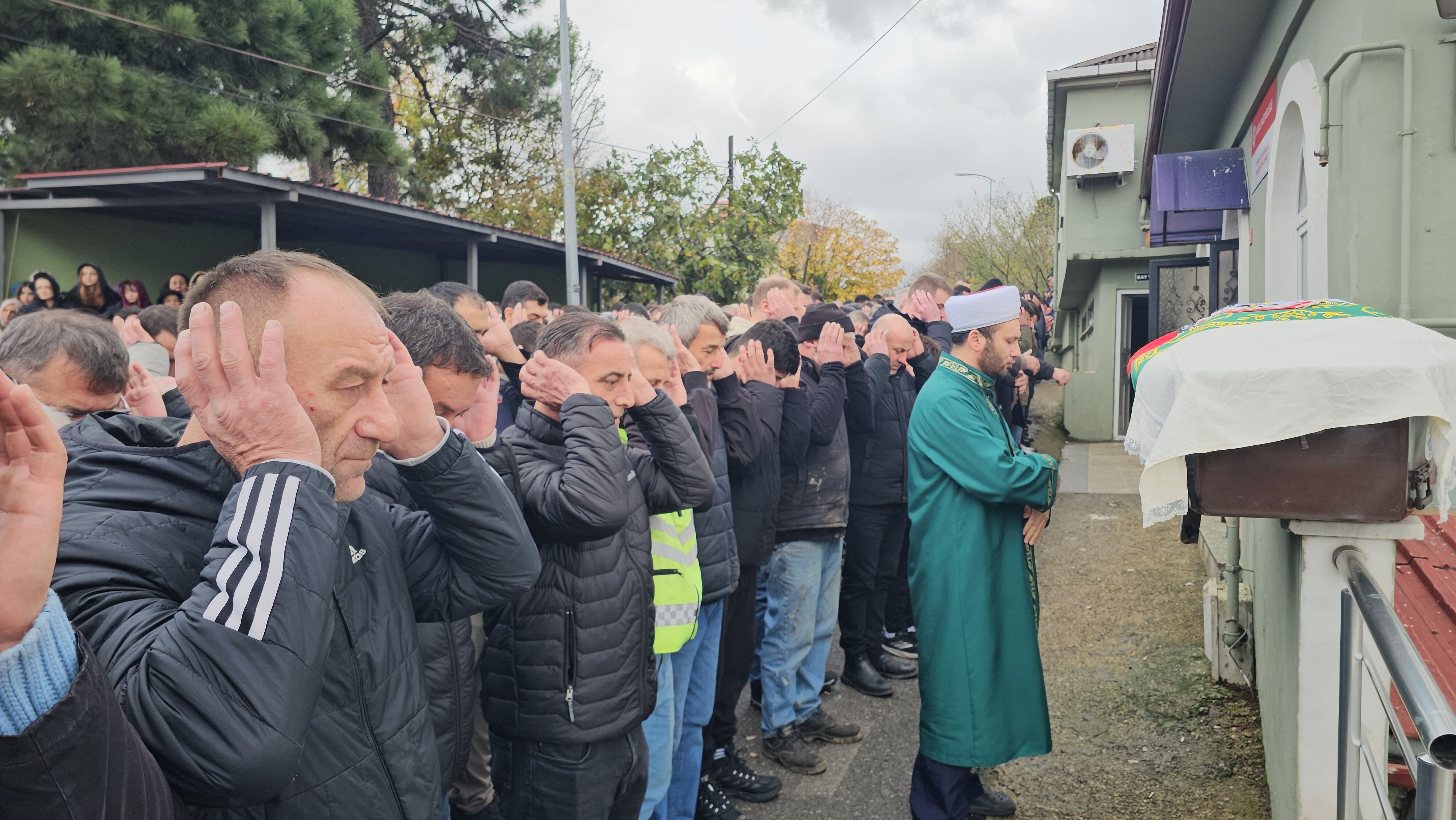 E S I M E N E D E N B A K T I N D I Y E N K I S I Y I O L D U R E 1196930 355915