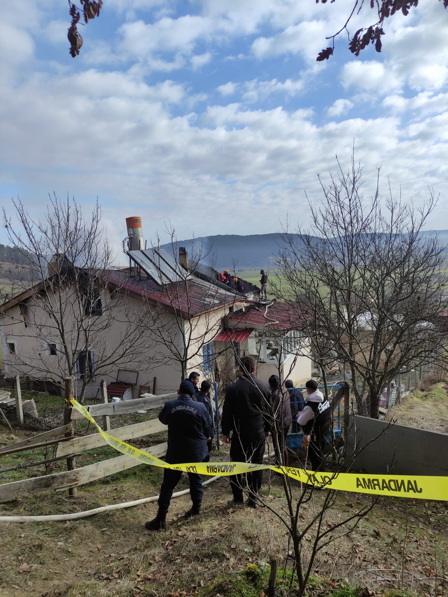 Evde Cikan Yanginda Oldu Esi Yaralandi 1216819 361806 (2)