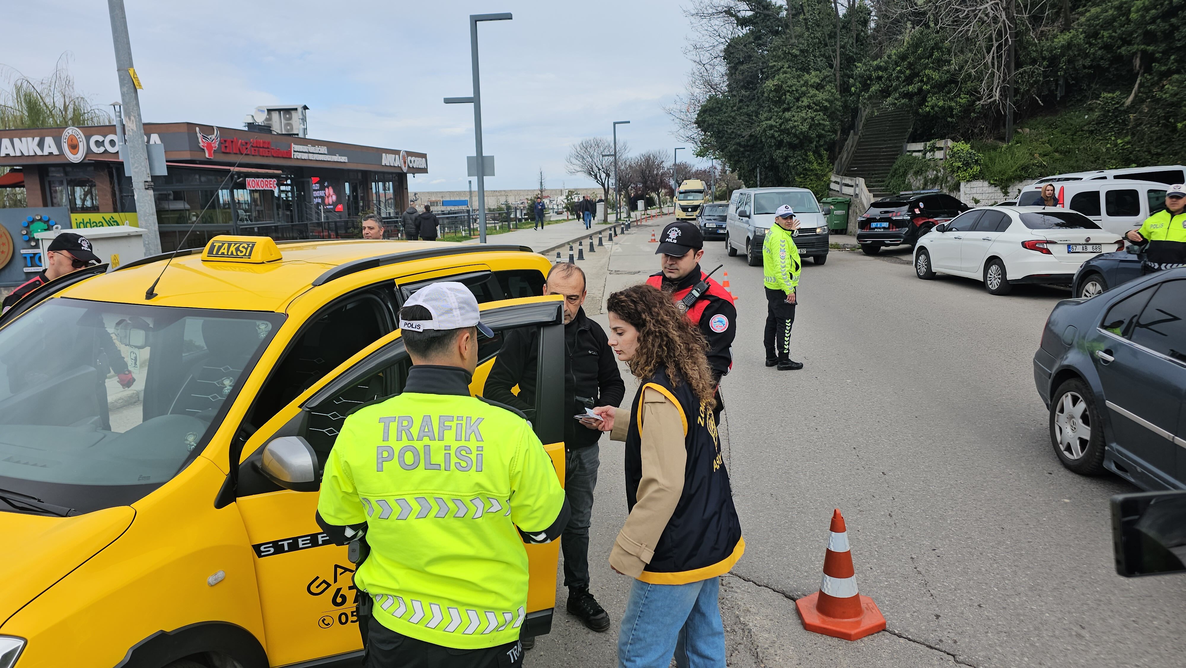 G A Z E T E C I L E R D E N P O L I S L E R E U Y G U L A M A N O K T A 1252271 372631