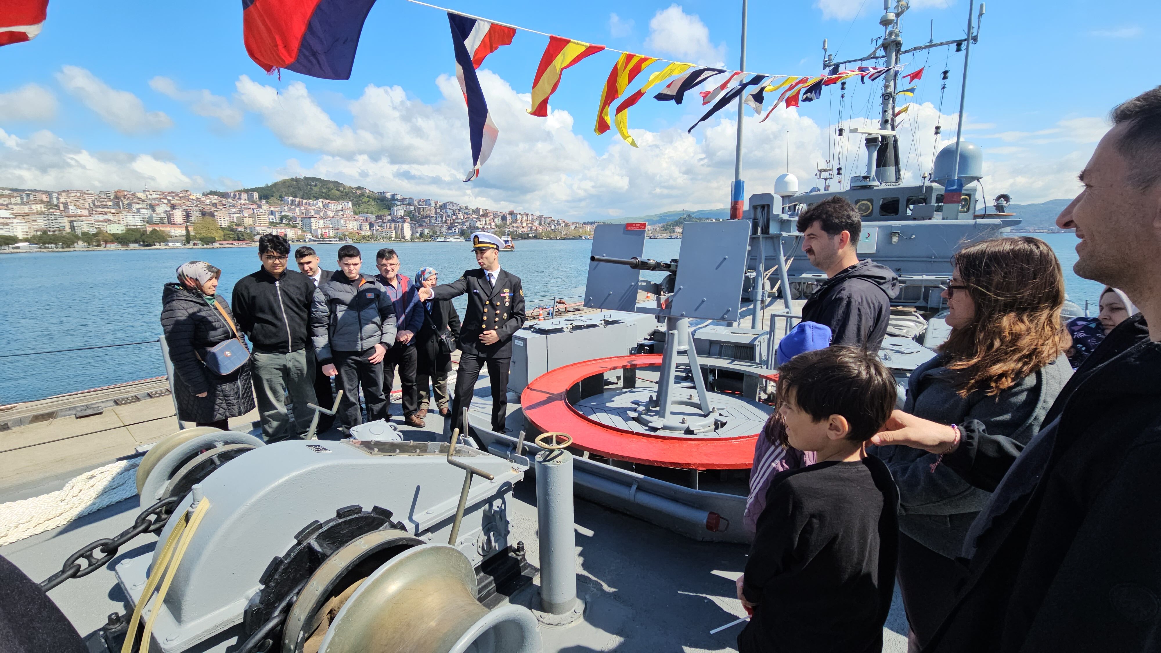 T C G E R D E M L I M A Y I N A V L A M A G E M I S I 23 N I S A 1275048 379467