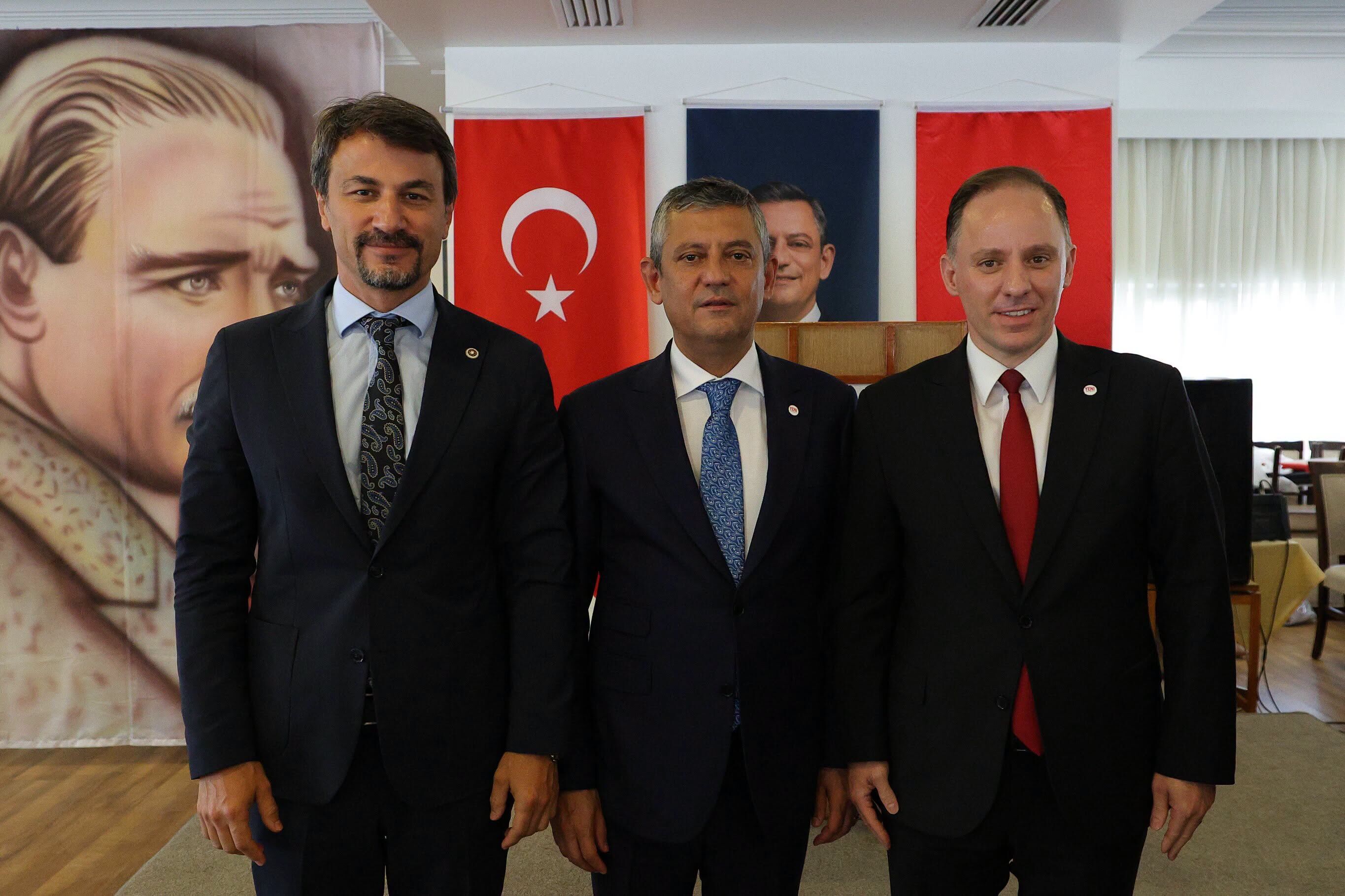 Yeni̇ Parti̇